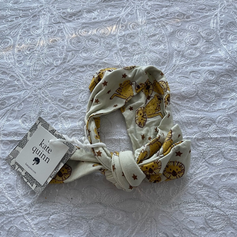 NWT Kate Quinn Cream and Gold Lion Print Knotted Headband - Sz L